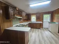 4102 Sound Drive, Morehead City, NC 28557 — 3-bedroom waterfront home in Morehead Bluffs, Morehead City, NC, photo 6 of 14