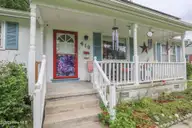 419 Seminole Trail, Jacksonville, NC 28540 — 3-bedroom home in Northwoods, Jacksonville, NC, photo 1 of 35: 419 Seminole Trail-04