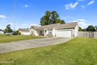 2910 Dawson Cabin Road, Jacksonville, NC 28540 — 3-bedroom home, Jacksonville, NC, photo 5 of 31: DSC_3369