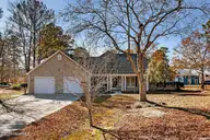 260 N Shore Drive, Southport, NC 28461 — 3-bedroom waterfront home in Boiling Spring Lakes, Southport, NC, photo 4 of 67: 260NShoreDrive-58