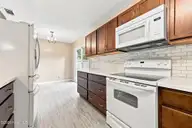 542 Shadowridge Road, Jacksonville, NC 28546 — 3-bedroom home in Brynn Marr, Jacksonville, NC, photo 13 of 35