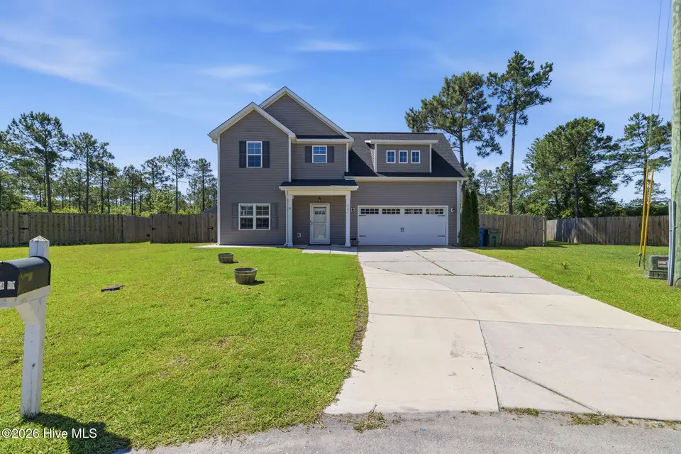 527 Everett Glades, Sneads Ferry, NC 28460 — 3-bedroom home in The Landing at Everetts Creek, Sneads Ferry, NC, photo 1 of 56: Front