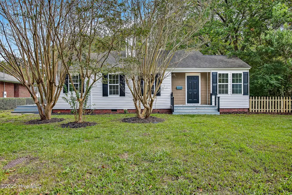 122 E Bayshore Boulevard, Jacksonville, NC 28540 — 3-bedroom home in Bayshore Estates, Jacksonville, NC, photo 1 of 27