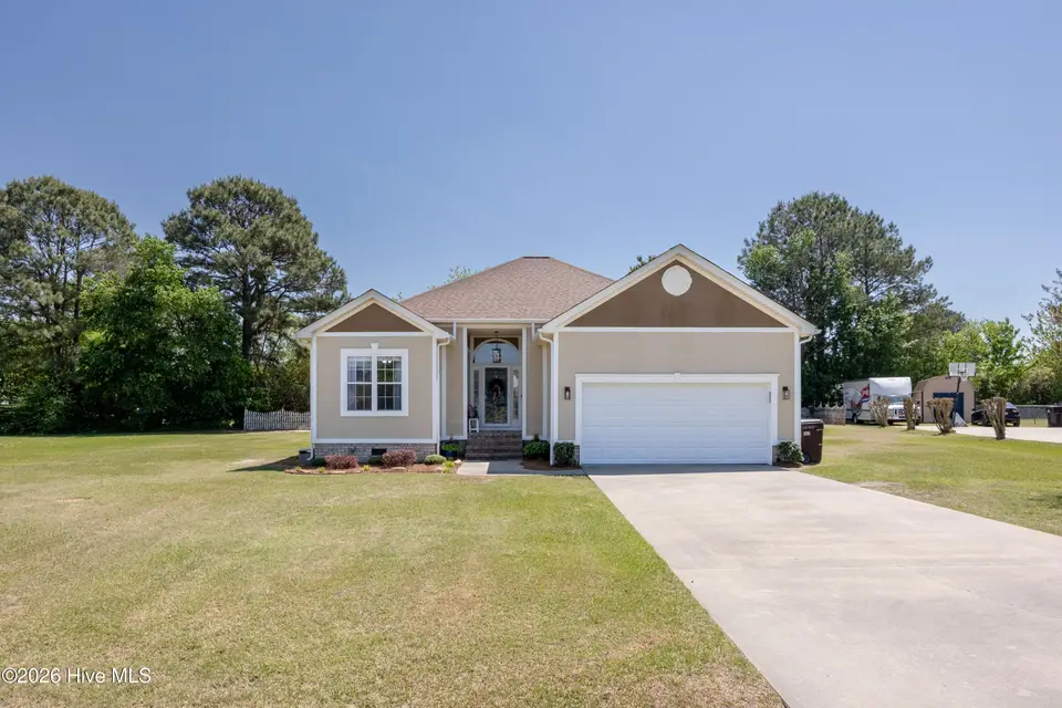 112 Carlyle Circle, Goldsboro, NC 27530 — 3-bedroom home in Morgan Trace, Goldsboro, NC, photo 1 of 35: front