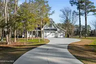112 Indian Trail, Beaufort, NC 28516 — 3-bedroom home in Indian Trace, Beaufort, NC, photo 5 of 54: tempImageIuGQU5