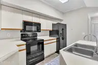 183 Longstreet Drive 101, Wilmington, NC 28412 — 2-bedroom condo in Valleygate Villas, Wilmington, NC, photo 9 of 29: Kitchen