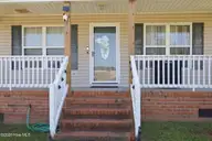 311 Fleming Street, Washington, NC 27889 — 3-bedroom home, Washington, NC, photo 6 of 41: 16-web-or-mls-IMG_0004 (1)