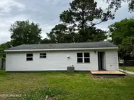 109 Ramsey Drive, Jacksonville, NC 28540 — 3-bedroom home in Shamrock Village, Jacksonville, NC, photo 2 of 10: IMG_1270