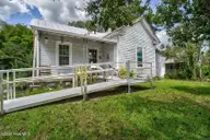 302 W 1st Street, Tarboro, NC 27886 — 2-bedroom home, Tarboro, NC, photo 2 of 26: 002-302West1stStreet-Tarboro-NC-27886-SM