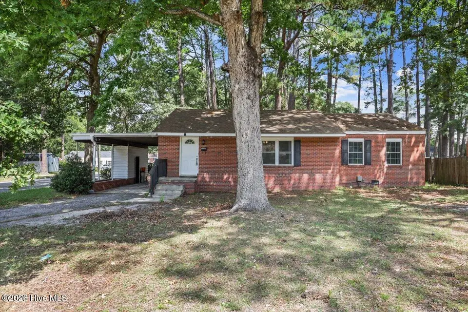 2000 Rosewood Avenue, Rocky Mount, NC 27801 — 3-bedroom home in Meadowbrook, Rocky Mount, NC, photo 1 of 34: 01-2000 Rosewood Ave-1