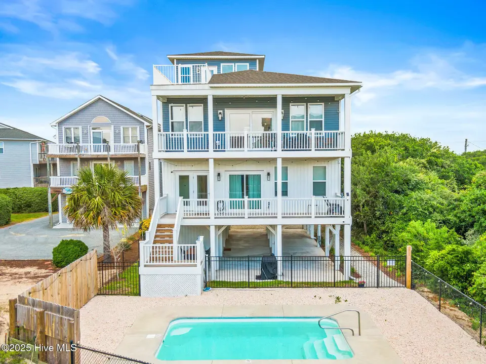 822 S Topsail Drive B, Surf City, NC 28445 — 7-bedroom home, Surf City, NC, photo 1 of 54: 001_822_south_topsail-01_441
