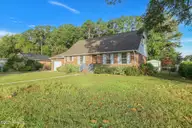 1409 Clifton Road, Jacksonville, NC 28540 — 4-bedroom home in Northwoods Park, Jacksonville, NC, photo 3 of 33: IMG_1321