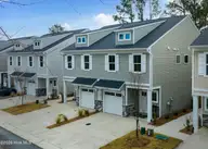 4620 Sweet Jasmine Run, Wilmington, NC 28412 — 3-bedroom townhome in Jasmine South, Wilmington, NC, photo 2 of 40: 4636 Sweet Jasmine Run MLS-1