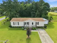 206 Shipmans Pike, Jacksonville, NC 28546 — 3-bedroom manufactured home in Maynard Manor, Jacksonville, NC, photo 2 of 51