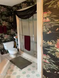 4500 Saint Andrews Drive N, Wilson, NC 27896 — 4-bedroom home in Country Club Colony, Wilson, NC, photo 22 of 33: Nook Bathroom New2