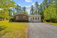 1003 Robinwood Road, Aberdeen, NC 28315 — 3-bedroom home in Forest Hills, Aberdeen, NC, photo 5 of 30: DSC01576