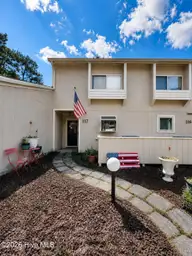 117 Quarterdeck Townes, New Bern, NC 28562 — 2-bedroom townhome in River Bend, New Bern, NC, photo 1 of 22