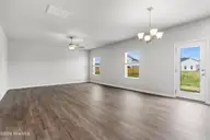 101 N Squires Run Lane, Richlands, NC 28574 — 4-bedroom home in Squires Run Village, Richlands, NC, photo 9 of 53