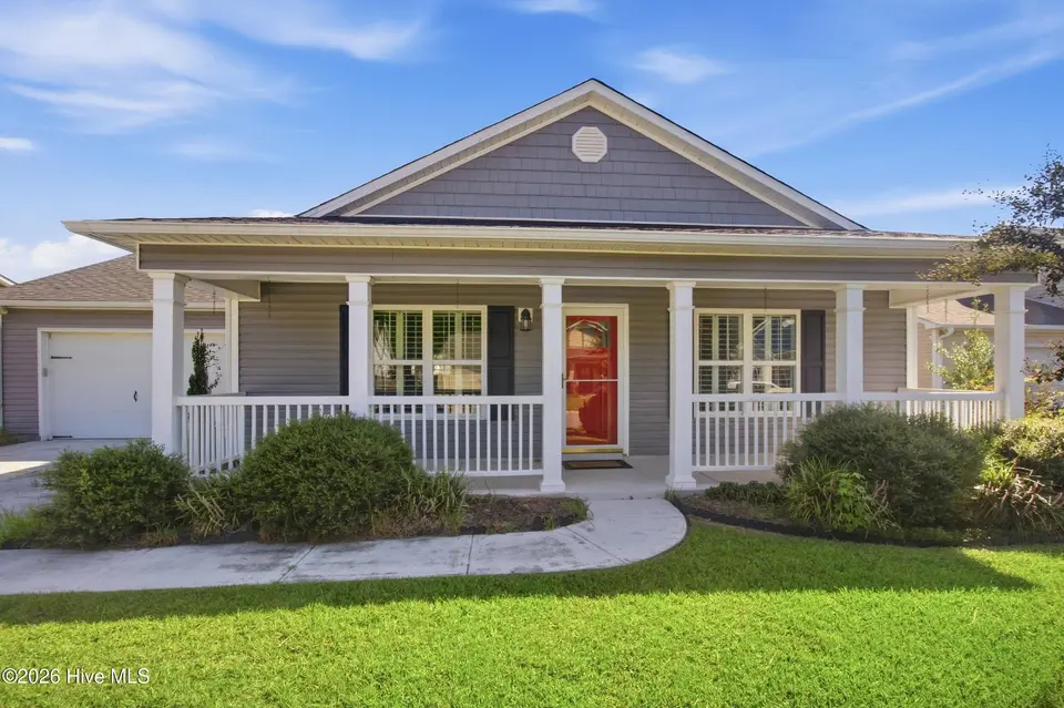 216 Bungalow Drive, New Bern, NC 28562 — 3-bedroom home in Craeberne Forest, New Bern, NC, photo 1 of 53: 216 Bungalow Drive, New Bern, NC 28562