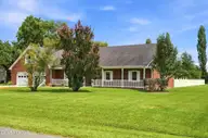 702 Everett Drive, Elizabeth City, NC 27909 — 3-bedroom home in Peartree Place, Elizabeth City, NC, photo 6 of 50