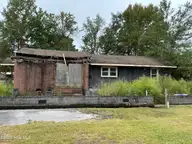 208 Ramsey Road, Jacksonville, NC 28546 — 3-bedroom home, Jacksonville, NC, photo 4 of 12: IMG_8558