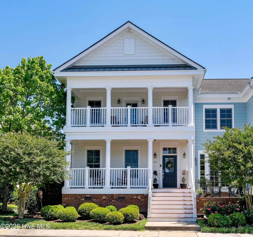 207 S Academy Street, Washington, NC 27889 — 3-bedroom waterfront condo in Moss Landing, Washington, NC, photo 1 of 42: IMG_1988