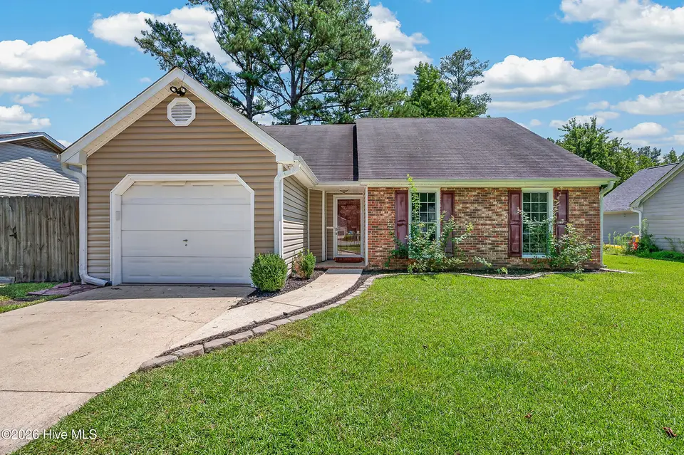 116 Hunting Green Drive, Jacksonville, NC 28546 — 3-bedroom home in Deerfield, Jacksonville, NC, photo 1 of 31