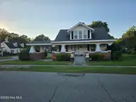 201 N Southerland Street, Mount Olive, NC 28365 — 3-bedroom home, Mount Olive, NC, photo 3 of 22