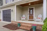 1421 Stonington Drive, Wilmington, NC 28412 — 3-bedroom home in Stonington, Wilmington, NC, photo 4 of 37: 5_1421_stonington_dr_005