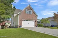 106 Londonberry Lane, Jacksonville, NC 28540 — 4-bedroom home in Williamsburg Plantation, Jacksonville, NC, photo 3 of 61