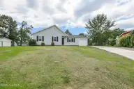 1011 Ridgecrest Lane, Jacksonville, NC 28546 — 3-bedroom home in Deerfield, Jacksonville, NC, photo 2 of 27