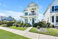 950 Trisail Terrace, Wilmington, NC 28412 — 3-bedroom home in Riverlights, Wilmington, NC, photo 2 of 33