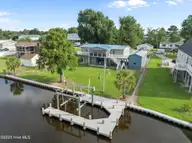 86 Blackbird Lane, Chocowinity, NC 27817 — 3-bedroom waterfront manufactured home, Chocowinity, NC, photo 4 of 54: 2-web-or-mls-DJI_0894