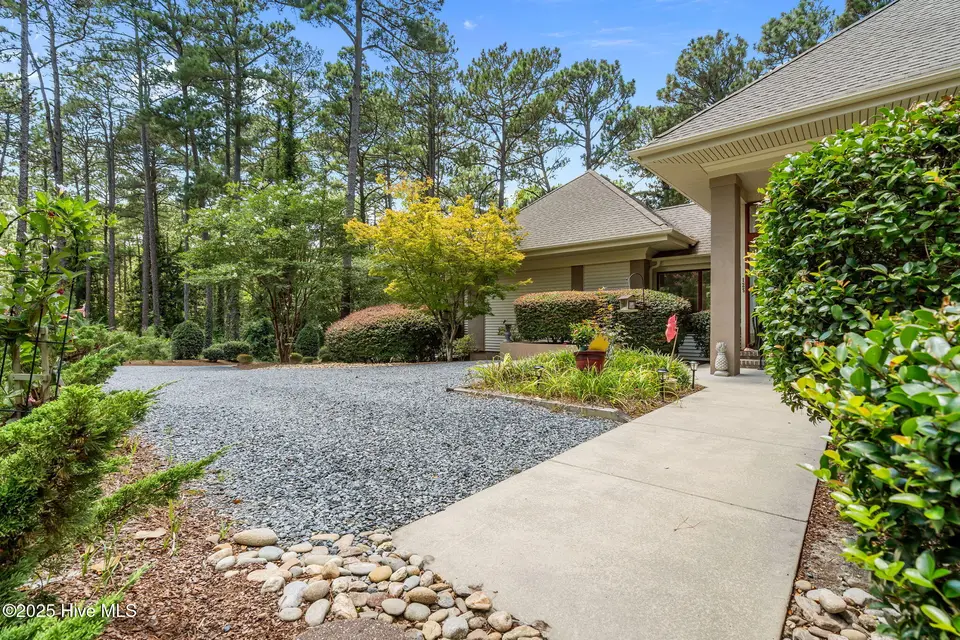 125 Williams Road, Southern Pines, NC 28387 — 4-bedroom home, Southern Pines, NC, photo 1 of 76: large-01983d29-2869-71d7-8fc9-c1e0c0560d
