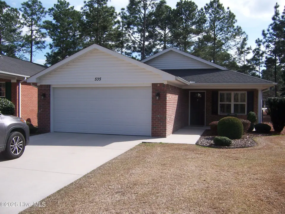 535 Pinehurst Trace Drive, Pinehurst, NC 28374 — 3-bedroom home in Pinehurst Trace, Pinehurst, NC, photo 1 of 18
