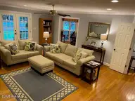 506 Pamlico River Drive, Washington, NC 27889 — 3-bedroom waterfront home in Pamlico Plantation, Washington, NC, photo 2 of 24: Living Room