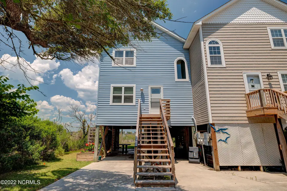 316 Bay Circle, North Topsail Beach, NC 28460 — 3-bedroom waterfront townhome in Bay View, North Topsail Beach, NC, photo 1 of 44: 316BayEdit-2