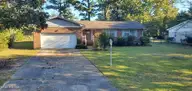609 Bayshore Drive, Wilmington, NC 28411 — 3-bedroom waterfront home in Bayshore Estates, Wilmington, NC, photo 4 of 14