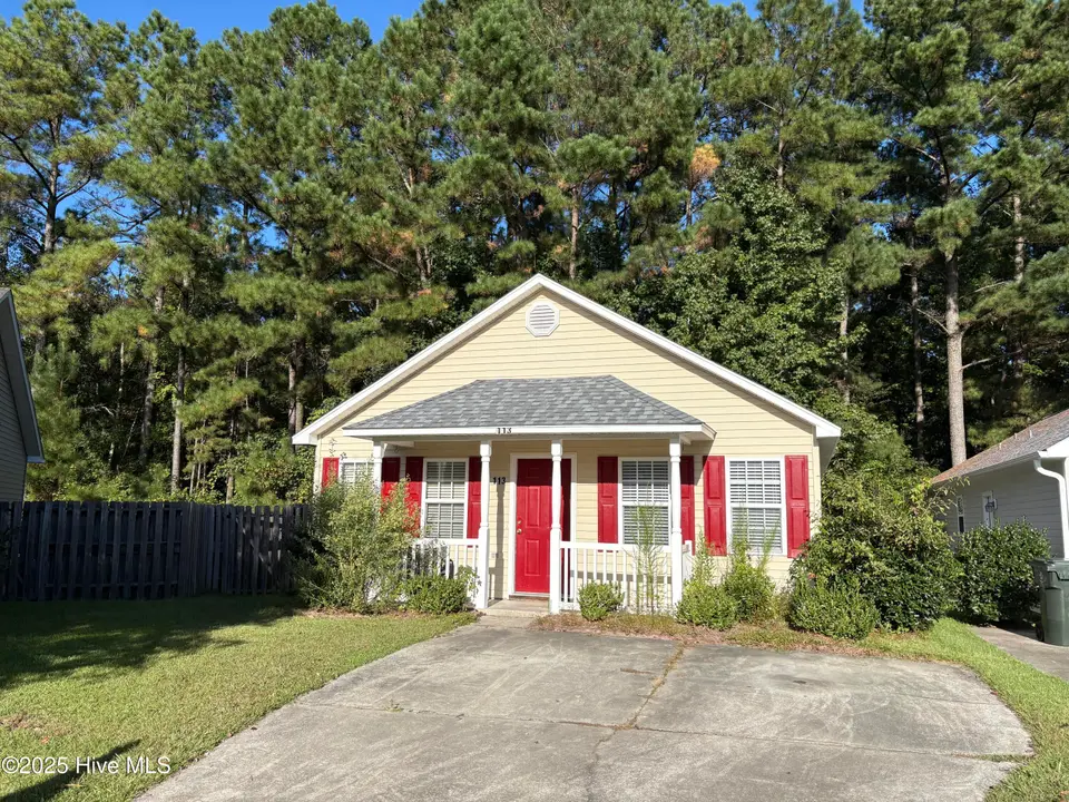 113 Gladiola Drive, New Bern, NC 28562 — 3-bedroom home in Surrey Downs, New Bern, NC, photo 1 of 12: Located on cul de sac