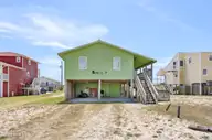 225 Sea Shore Drive, North Topsail Beach, NC 28460 — 4-bedroom waterfront home in Old Settlers Beach, North Topsail Beach, NC, photo 6 of 63: IMG_8104