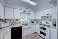 101 Ashley Place, New Bern, NC 28562 — 2-bedroom townhome in River Bend, New Bern, NC, photo 13 of 33: 21-101_Ashley-13