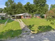 103 Arthur Court, Jacksonville, NC 28546 — 3-bedroom home in Cardinal Village, Jacksonville, NC, photo 7 of 49