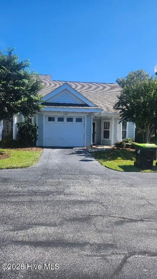 125 Willow Pond Drive, Morehead City, NC 28557 — 2-bedroom townhome in The Landings, Morehead City, NC, photo 1 of 5: Willow Front
