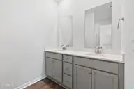 628 S Squires Run Lane, Richlands, NC 28574 — 3-bedroom home in Squires Run Village, Richlands, NC, photo 19 of 40: Master Bathroom