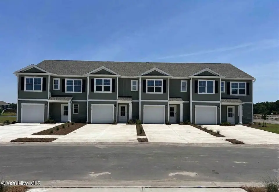 4327 Majesty Drive Unit 403, Castle Hayne, NC 28429 — 4-bedroom townhome in Sidbury Station, Castle Hayne, NC, photo 1 of 47