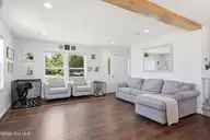 201 Mansfield Parkway, Morehead City, NC 28557 — 4-bedroom waterfront home in Morehead Bluffs, Morehead City, NC, photo 5 of 50: Living Room