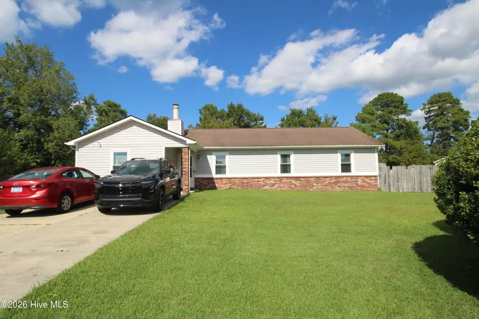 216 Ashwood Court, Havelock, NC 28532 — 3-bedroom home in Southern Terrace, Havelock, NC, photo 1 of 25: 216 Ashwood Court