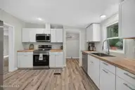 145 Bellhammon Forest Drive, Rocky Point, NC 28457 — 3-bedroom manufactured home in Creekwalk @ Bellhammon, Rocky Point, NC, photo 10 of 43: 145BellhammonForestDrive-18