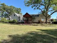 2496 N Nc 24 Highway, Beulaville, NC 28518 — 3-bedroom home, Beulaville, NC, photo 11 of 71: IMG_9008
