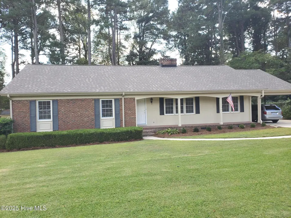 1113 Parkside Drive NW, Wilson, NC 27896 — 3-bedroom home in Forest Hills, Wilson, NC, photo 1 of 29: FRONT VIEW - COVERED FRONT PORCH!